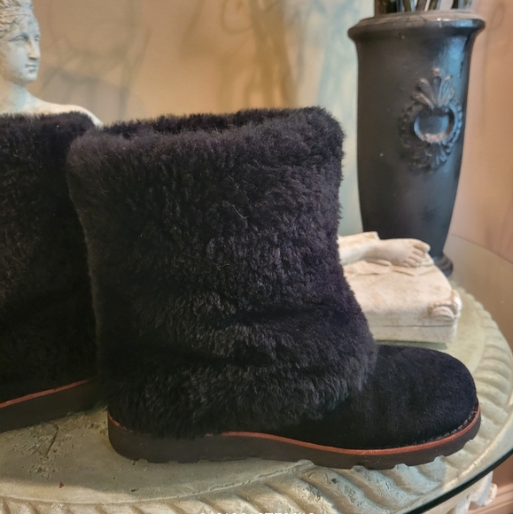 Ugg Maylin Sheepskin Sherpa Fur Boots in Black Size 7 #490 - Picture 7 of 16